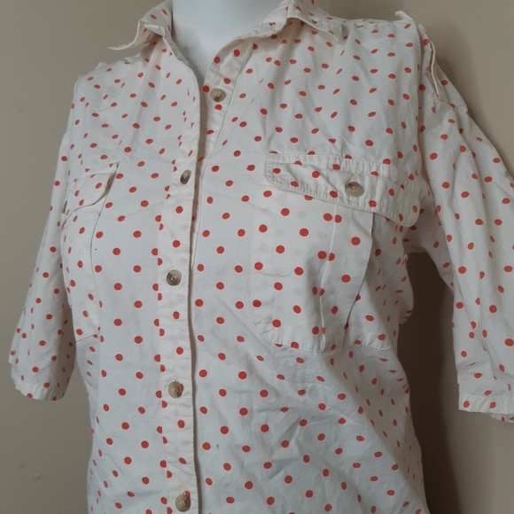 2/$25 Vintage Button Up - Picture 4 of 6